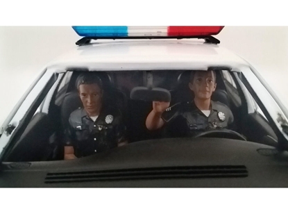 Picture of American Diorama 23826 Seated Police Officers 2 Piece Figure Set For 1:24 Models