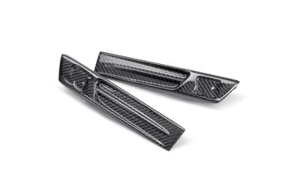 Picture of Seibon Carbon Grille / Fender Vent / Body Badge Kit - FDL0910NSGTR