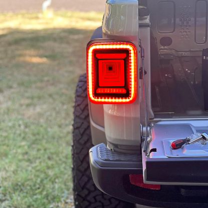 Picture of AMERICAN MODIFIED Tail Light Set - AMJPEC00203