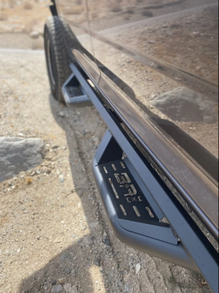 Picture of Body Armor 4x4 Step Nerf Bar Kit - DG-4201