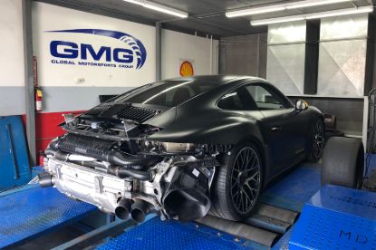 Picture of CSF Cooling - Racing & High Performance Division Intercooler - 8112