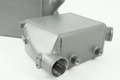 Picture of CSF Cooling - Racing & High Performance Division Intercooler - 8186