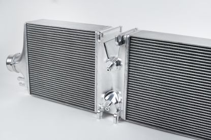 Picture of CSF Cooling - Racing & High Performance Division Intercooler - 8188