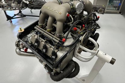 Picture of CSF Cooling - Racing & High Performance Division Engine Oil Cooler - 8242