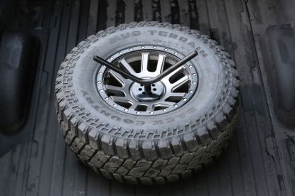 Picture of Fabtech Spare Tire Carrier - FTT10001BK