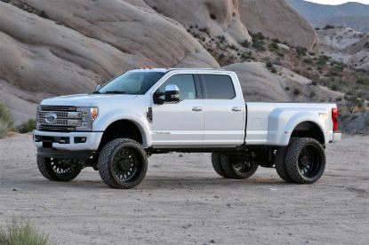 Picture of Fabtech Suspension Lift Kit - K2335