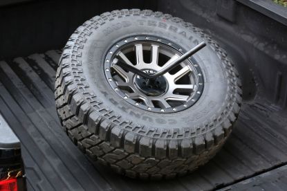 FABTECH SPARE TIRE MOUNT ANGLED B - FTT10002BK