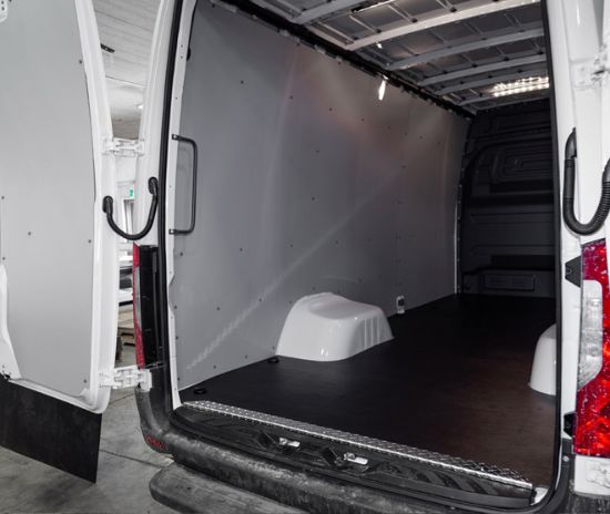 LEGEND FLEET ECONOLITE LINER FORD TRANSIT - 05F0520