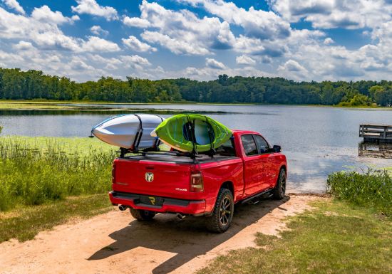 RETRAX TUNDRA 5.5' BED W/DECK RAIL SYSTEM - T80841