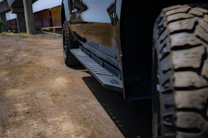 Picture of Attica 4x4 Running Board Set - ATTSL01C101-BX